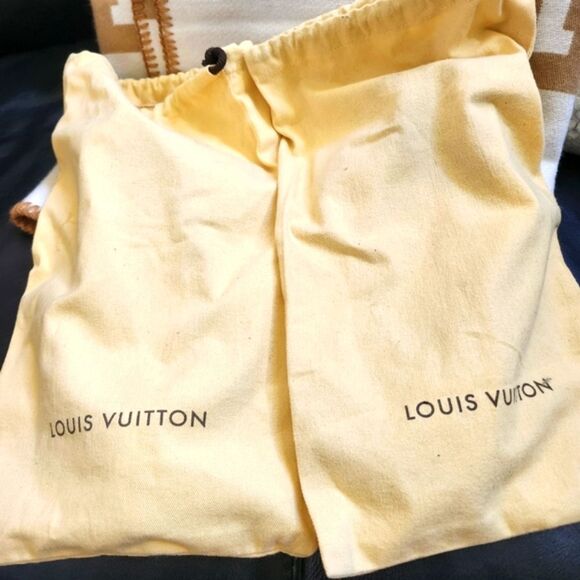 Louis Vuitton Nude Patent Leather Flats - Picture 12 of 13